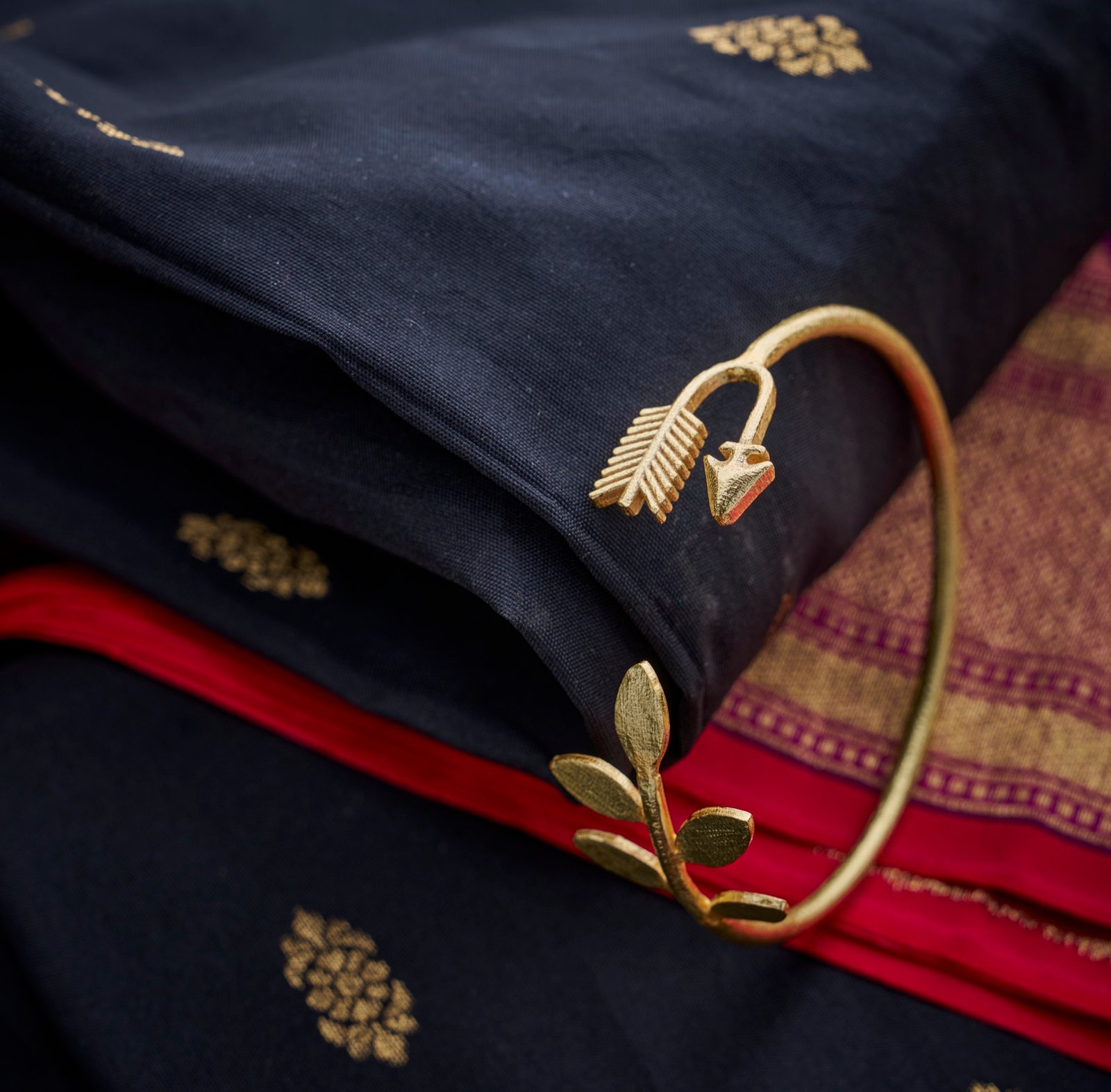 Bracelet leaves arrow