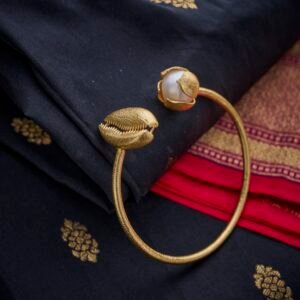 Bracelet pearl cowrie shell