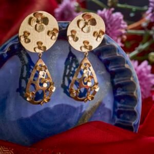 Earrings flower studded circle