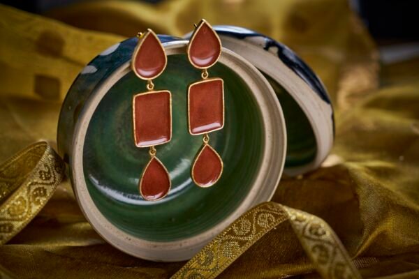 Earrings hanging brown enamel