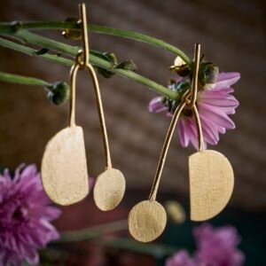 Earrings hanging semicircle