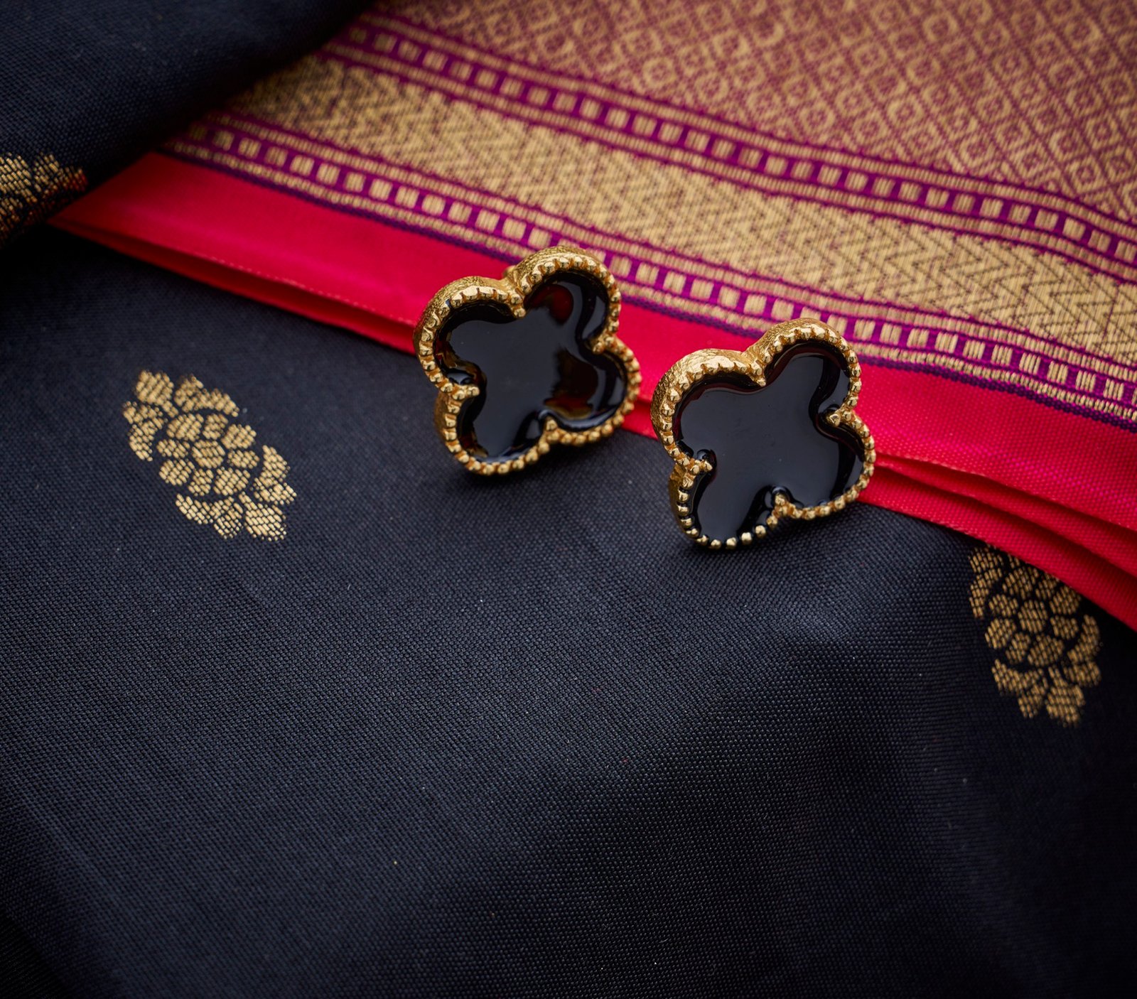 Earrings simple black enamel flower