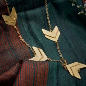 Necklace chained arrow