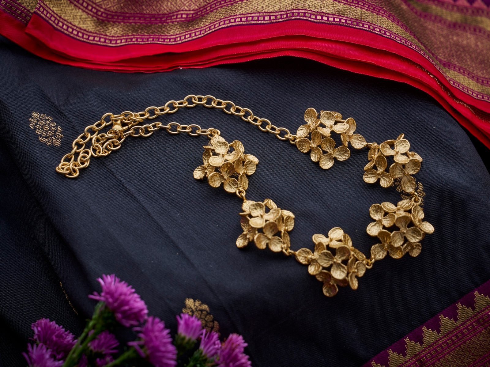 Necklace heavy flowers