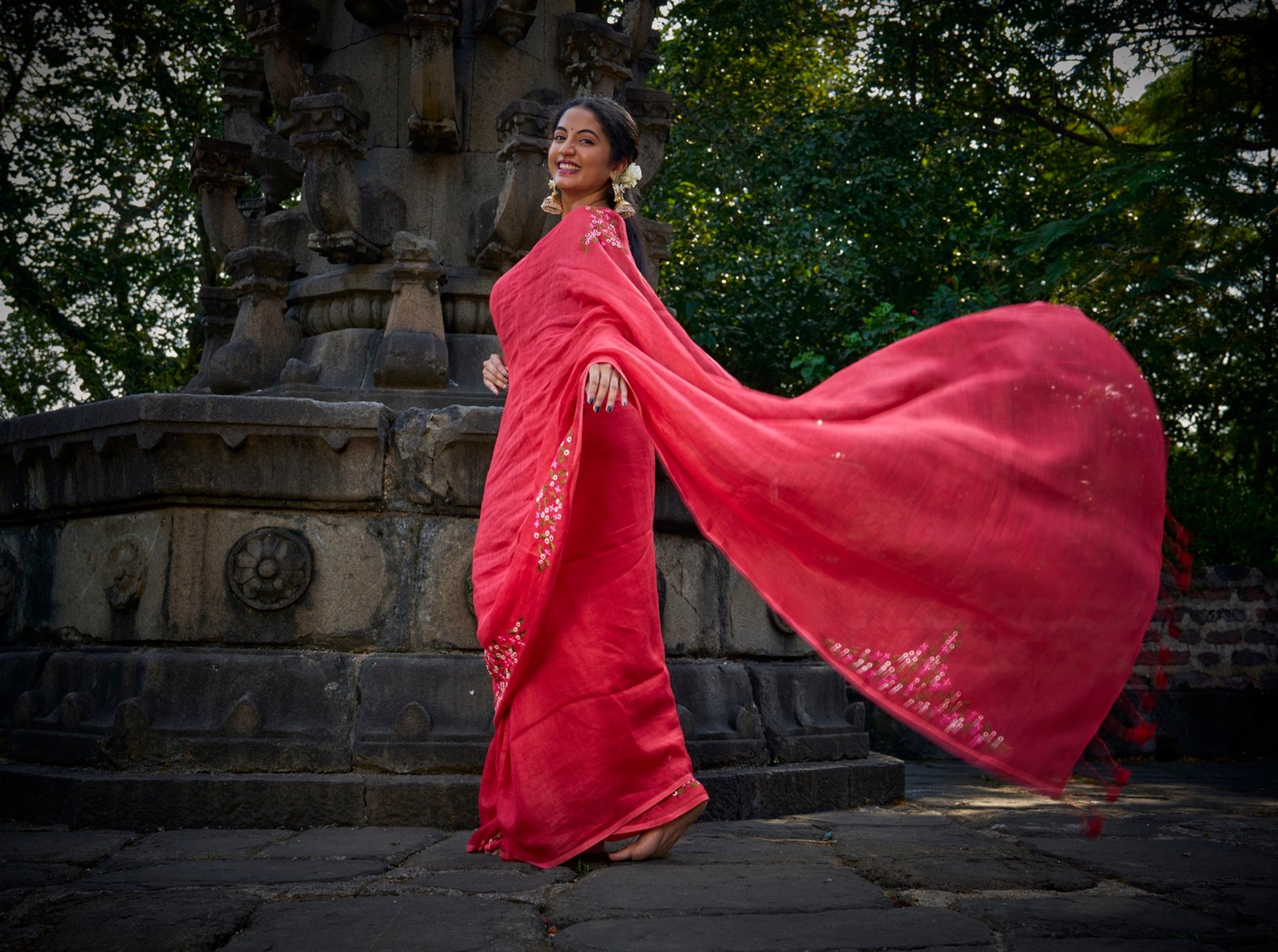 Saree Linen Red Buta Work 6.3