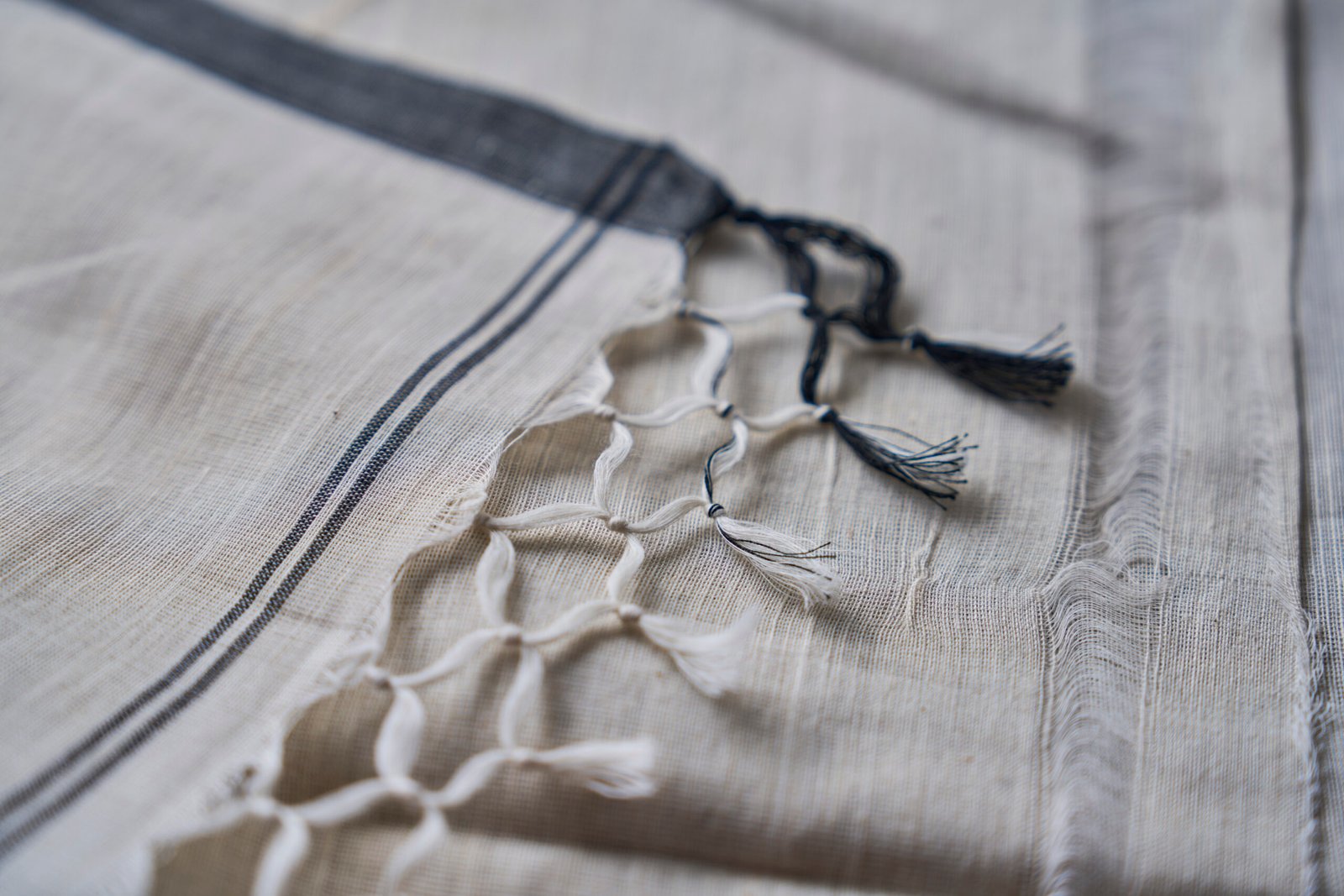 Black White Cotton Handloom Jamdani - Image 5