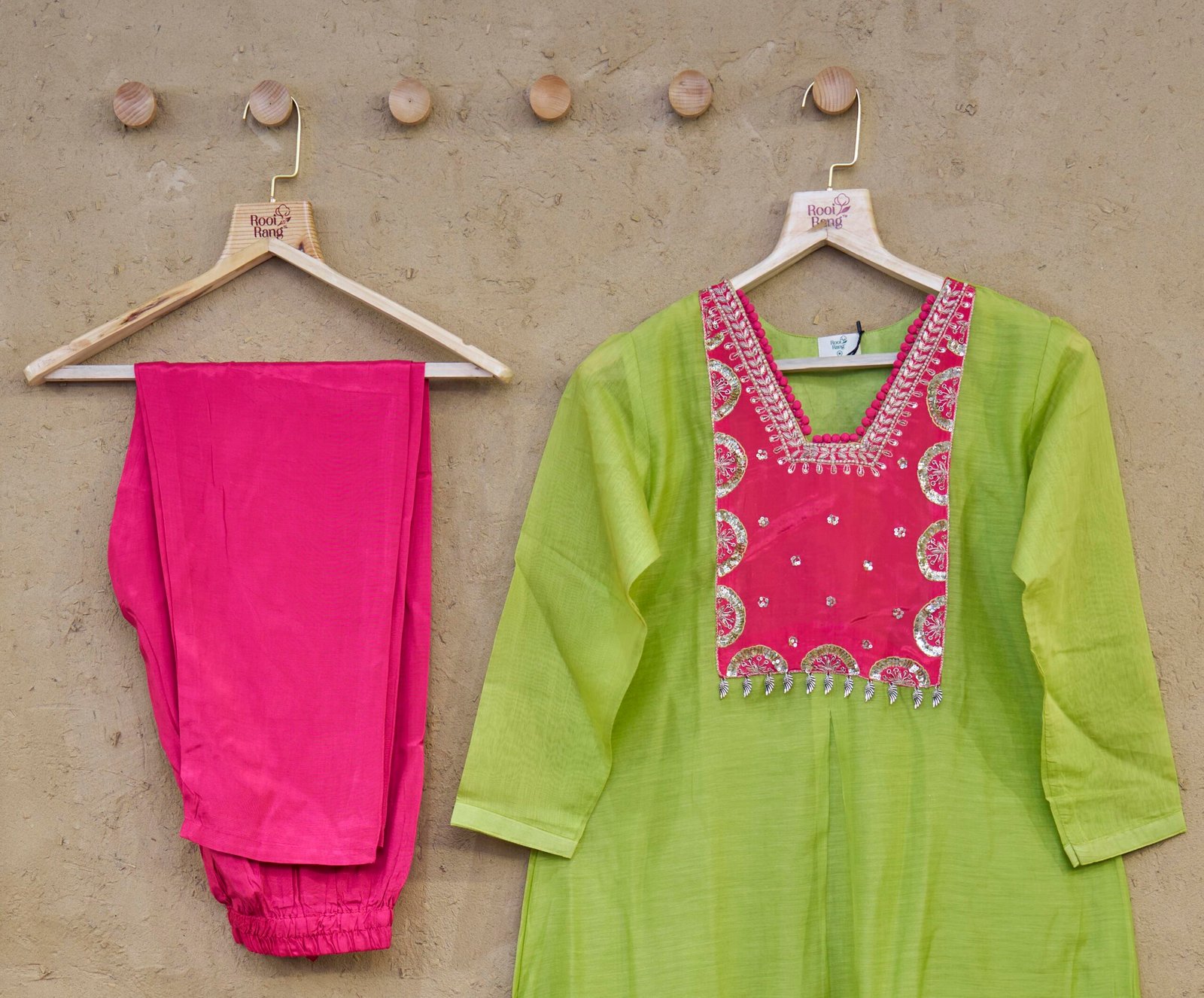 Suit Set With Dupatta Mulchanderi Green Pink - Image 2
