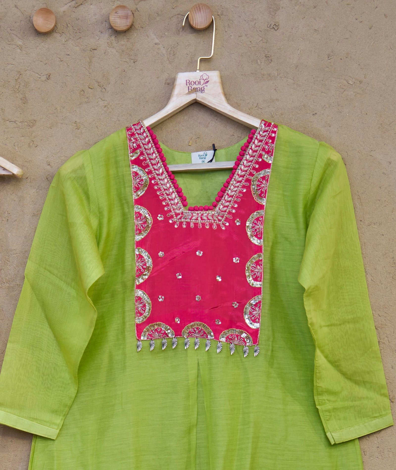Suit Set With Dupatta Mulchanderi Green Pink - Image 5