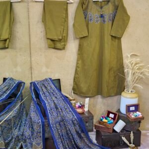 Suit Set With Dupatta Mehendi Green Paisley Neck