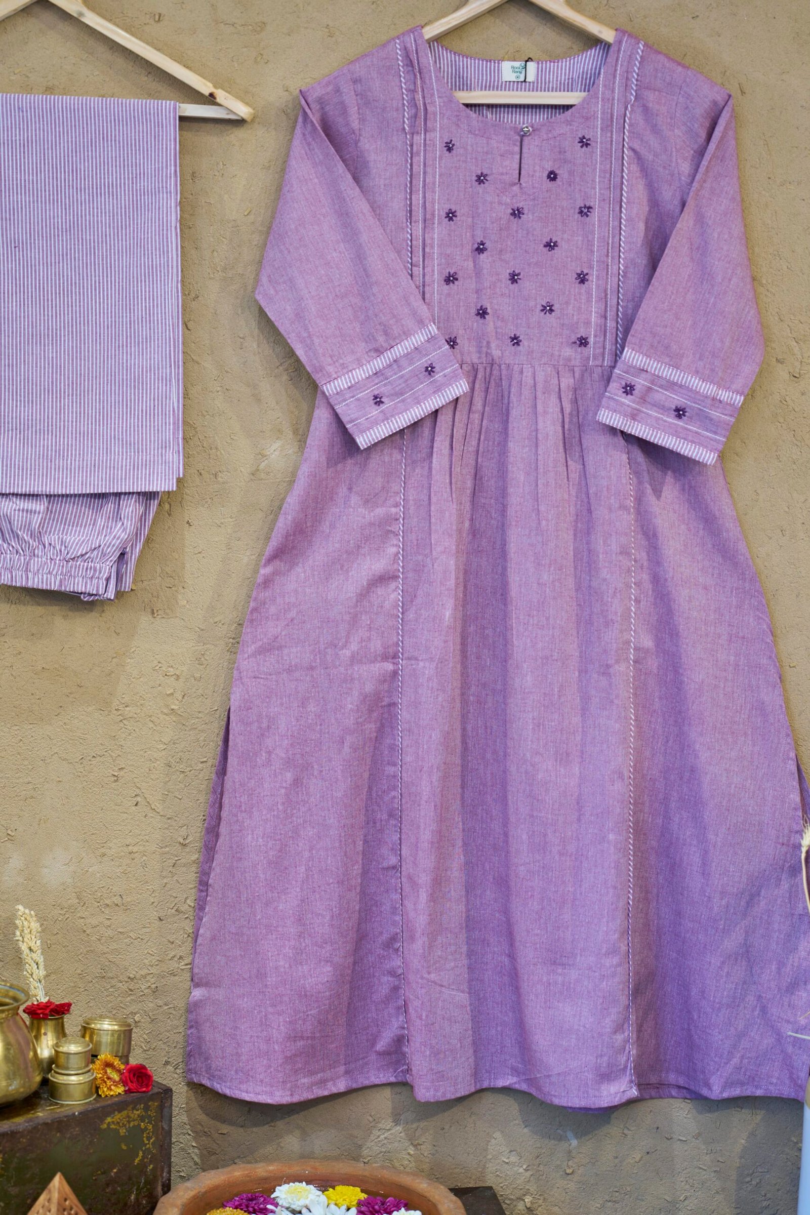 Kurti Set Purple Small Flower Embroidery - Image 2